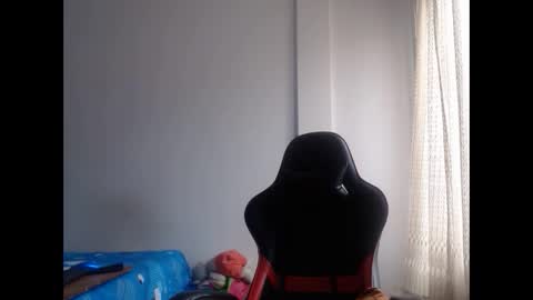 ariannaloovel online show from February 4, 5:45 pm