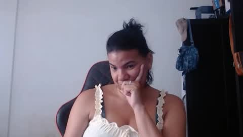 Snapshot of ariannaloovel chatting on July 15, 5:18 pm ariannaloovel online show from July 15, 5:18 pm