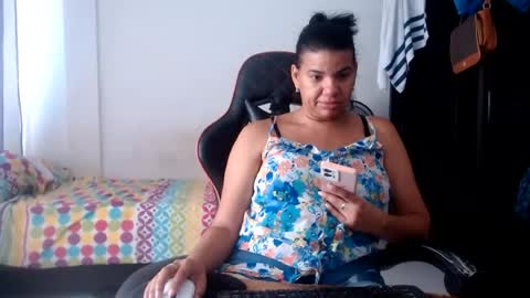 Snapshot of ariannaloovel chatting on July 28, 6:20 pm ariannaloovel online show from July 28, 6:20 pm