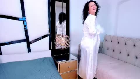 Snapshot of ariannarussell1 chatting on July 7, 1:59 pm ariannarussell1 online show from July 7, 1:59 pm