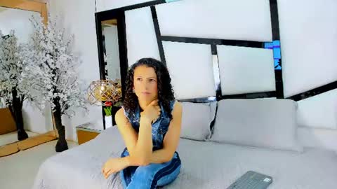 Snapshot of ariannarussell1 chatting on July 23, 3:54 pm ariannarussell1 online show from July 23, 3:54 pm