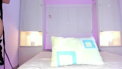 ariannavega_ online show from May 8, 11:37 am