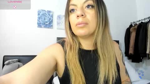 ariannawil online show from February 7, 9:29 pm