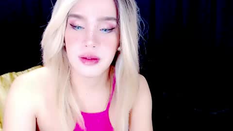 ARIANNE CUMS  online show from April 16, 6:58 am