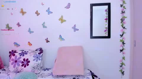 Snapshot of ariannna08_ chatting on December 10, 6:01 am ariannna08_ online show from December 10, 6:01 am