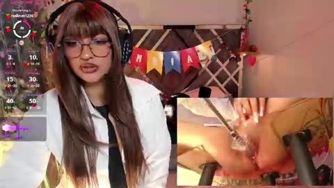 Snapshot of arianova_ chatting on June 23, 1:09 pm Aria online show from June 23, 1:09 pm
