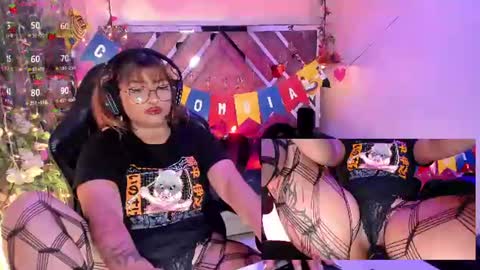 Snapshot of arianova_ chatting on July 4, 1:17 pm Aria online show from July 4, 1:17 pm