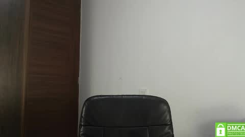 Ari Bunnie  online show from June 9, 6:03 am