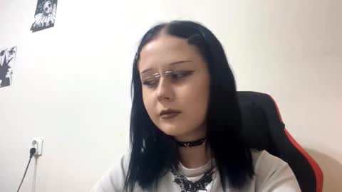 Snapshot of aricacolgrove chatting on October 8, 8:17 pm La online show from October 8, 8:17 pm