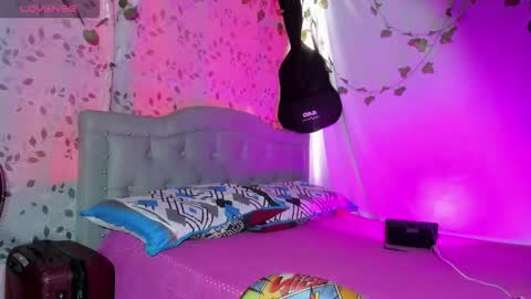 ariel_adan online show from December 17, 12:33 pm