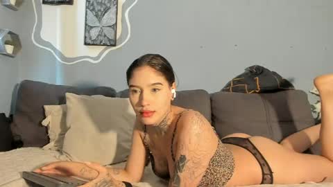 ariel_andcharlotte online show from June 8, 5:57 pm