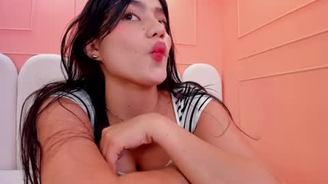 Snapshot of ariel_jonnes chatting on January 28, 5:56 pm Ariel online show from January 28, 5:56 pm