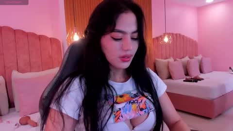 Snapshot of ariel_jonnes chatting on September 16, 5:47 pm Ariel online show from September 16, 5:47 pm