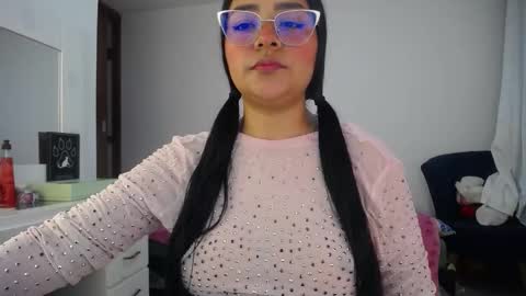 Snapshot of ariel_princess02 chatting on October 22, 2:45 am daniella online show from October 22, 2:45 am