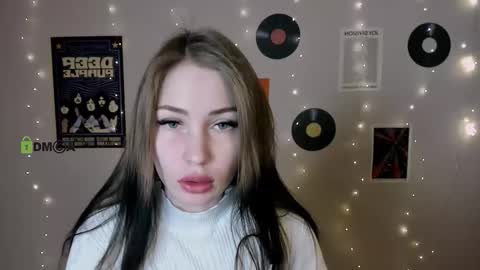 Snapshot of ariel_shadow chatting on November 22, 9:19 am ariel_shadow online show from November 22, 9:19 am