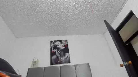 ariel_wish online show from June 9, 1:01 pm