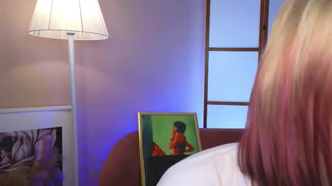 Ariel online show from January 8, 1:24 pm