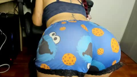 Snapshot of ariell_rose1 chatting on June 25, 2:11 am Stephany online show from June 25, 2:11 am