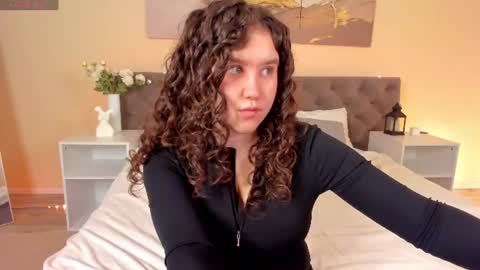 Snapshot of ariella_sol chatting on June 11, 1:05 am Ariella GTM3 Tue Wed Thu Fri Sat 0400 am-1030pm online show from June 11, 1:05 am