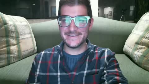 Snapshot of arielsinho chatting on January 11, 5:52 am Anon online show from January 11, 5:52 am