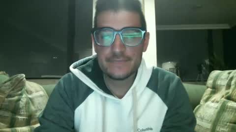 Snapshot of arielsinho chatting on November 2, 3:31 am Anon online show from November 2, 3:31 am