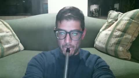 Snapshot of arielsinho chatting on May 23, 5:01 am Anon online show from May 23, 5:01 am