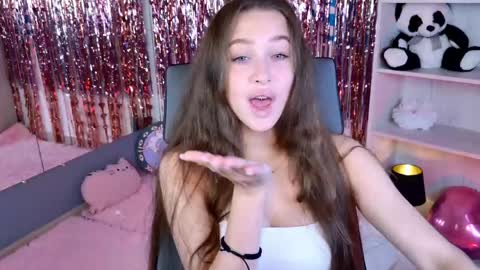 arielsykes online show from June 10, 6:01 am
