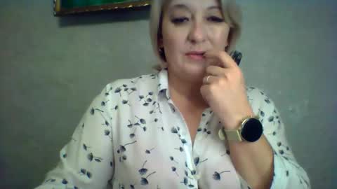 ArielXLoveresss online show from November 10, 10:42 pm