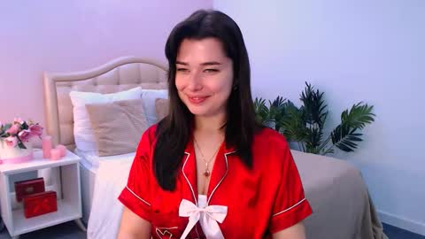 Ari online show from December 5, 1:31 pm