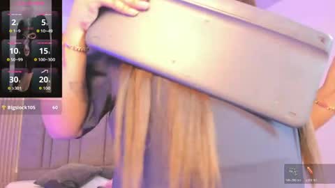 Snapshot of arigy_gomez chatting on April 16, 9:39 pm Arigy Everyday From 1430 to 2130 Col Time online show from April 16, 9:39 pm