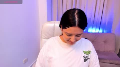 Snapshot of arihanna_london chatting on May 26, 3:24 am arihanna_london online show from May 26, 3:24 am