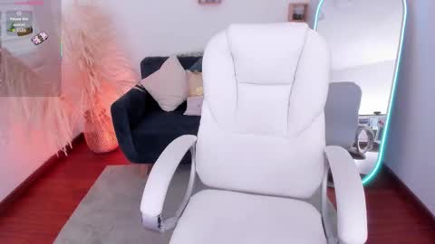 Ari  online show from December 17, 7:42 pm