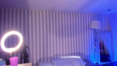  Arianna  online show from January 16, 6:48 pm