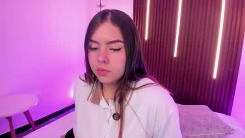 Snapshot of ariianabaker chatting on June 2, 12:29 pm Arianna online show from June 2, 12:29 pm