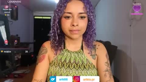 Snapshot of arikatorres chatting on October 7, 9:56 pm Arin online show from October 7, 9:56 pm