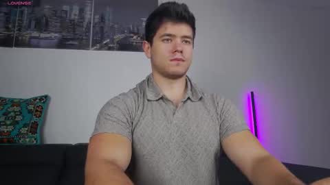 Snapshot of arilass chatting on November 27, 7:32 am A n g e l f r o m H e l l online show from November 27, 7:32 am