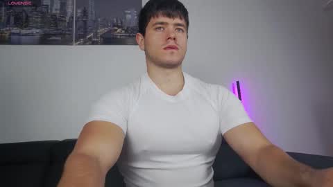 Snapshot of arilass chatting on November 28, 7:22 am A n g e l f r o m H e l l online show from November 28, 7:22 am