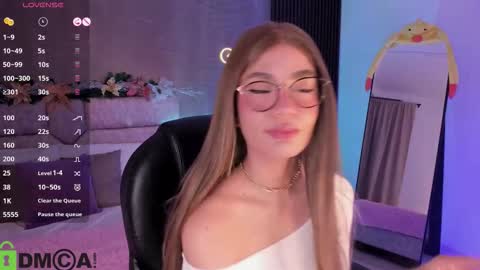 Ari  online show from December 17, 9:32 pm