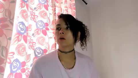 Snapshot of arisha_fox chatting on May 30, 6:05 pm Erik online show from May 30, 6:05 pm