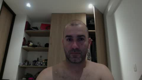 Snapshot of aristi11 chatting on December 18, 4:40 am aristi11 online show from December 18, 4:40 am