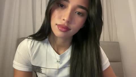 Lily online show from November 17, 3:07 pm