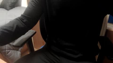 Snapshot of arlandria_ chatting on December 19, 9:11 pm arlandria_ online show from December 19, 9:11 pm