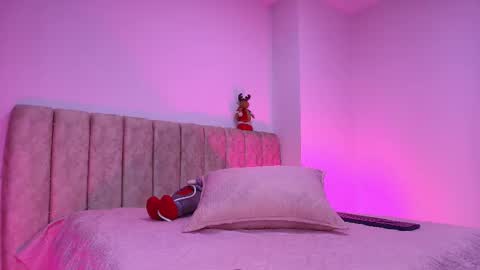 Snapshot of arleth_1 chatting on December 2, 3:01 am Arleth online show from December 2, 3:01 am