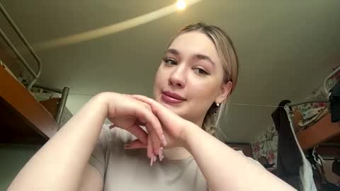 Snapshot of arlettaeavey chatting on May 15, 6:53 am Kate online show from May 15, 6:53 am