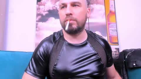 Snapshot of armandosteel chatting on December 6, 4:47 am Armando online show from December 6, 4:47 am