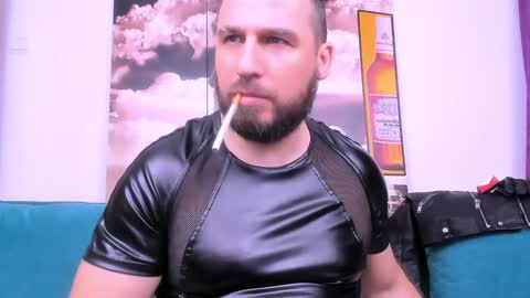 Snapshot of armandosteel chatting on January 4, 12:37 am Armando online show from January 4, 12:37 am