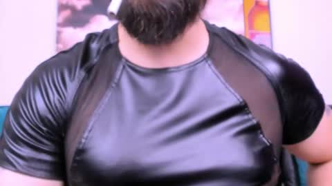 Snapshot of armandosteel chatting on February 28, 2:42 am Armando online show from February 28, 2:42 am