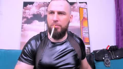 Snapshot of armandosteel chatting on March 3, 11:35 pm Armando online show from March 3, 11:35 pm