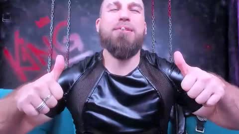 Snapshot of armandosteel chatting on November 11, 10:32 pm Armando online show from November 11, 10:32 pm