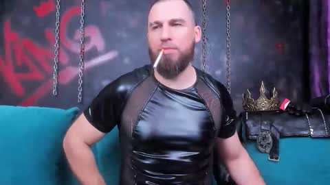 Snapshot of armandosteel chatting on November 17, 9:42 pm Armando online show from November 17, 9:42 pm